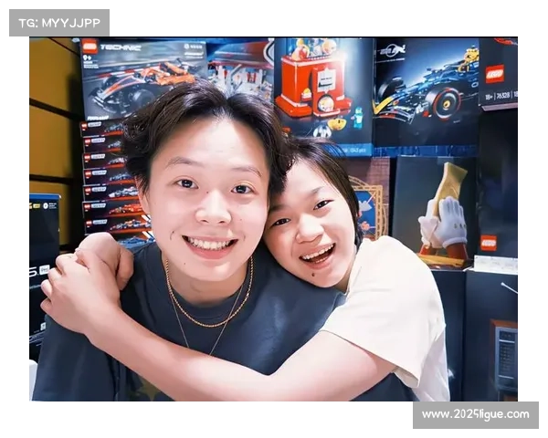 全红婵爱心指手势与表情包走红网络 成为新一代表情文化代表 全红婵爱心指手势与表情包走红网络 成为新一代表情文化代表